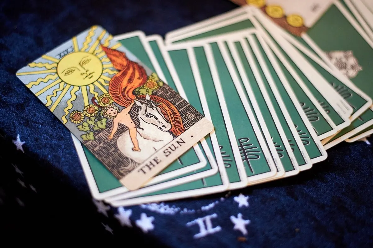 Capa: Curso de Tarot Magia Natural Pri Ferraz: Baixe Agora!